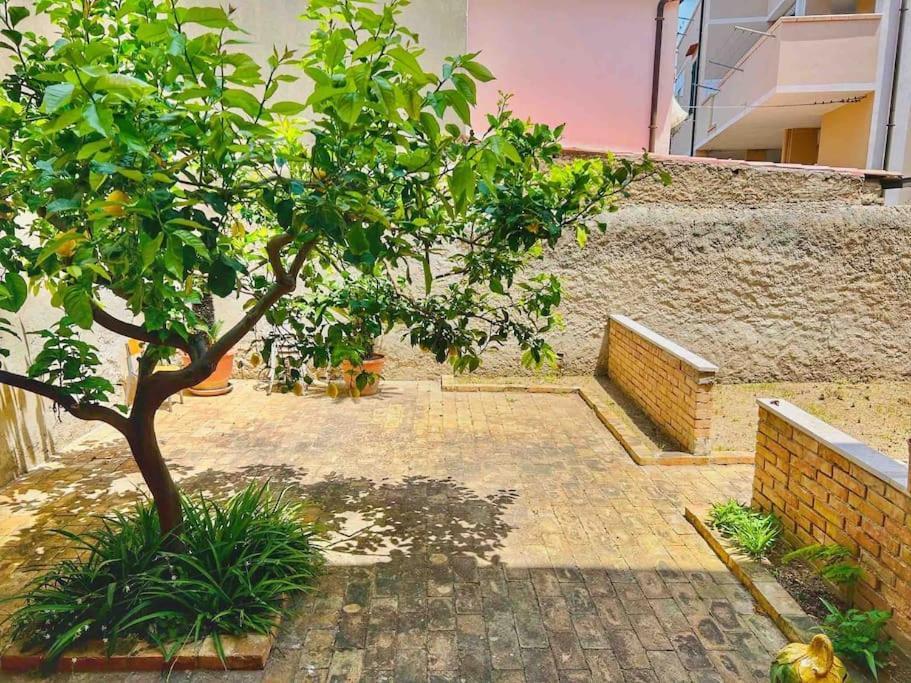 Gemelli House - City Center Tropea Bagian luar foto